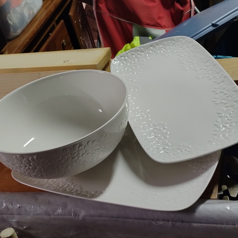 Elegant White Dinnerware Set